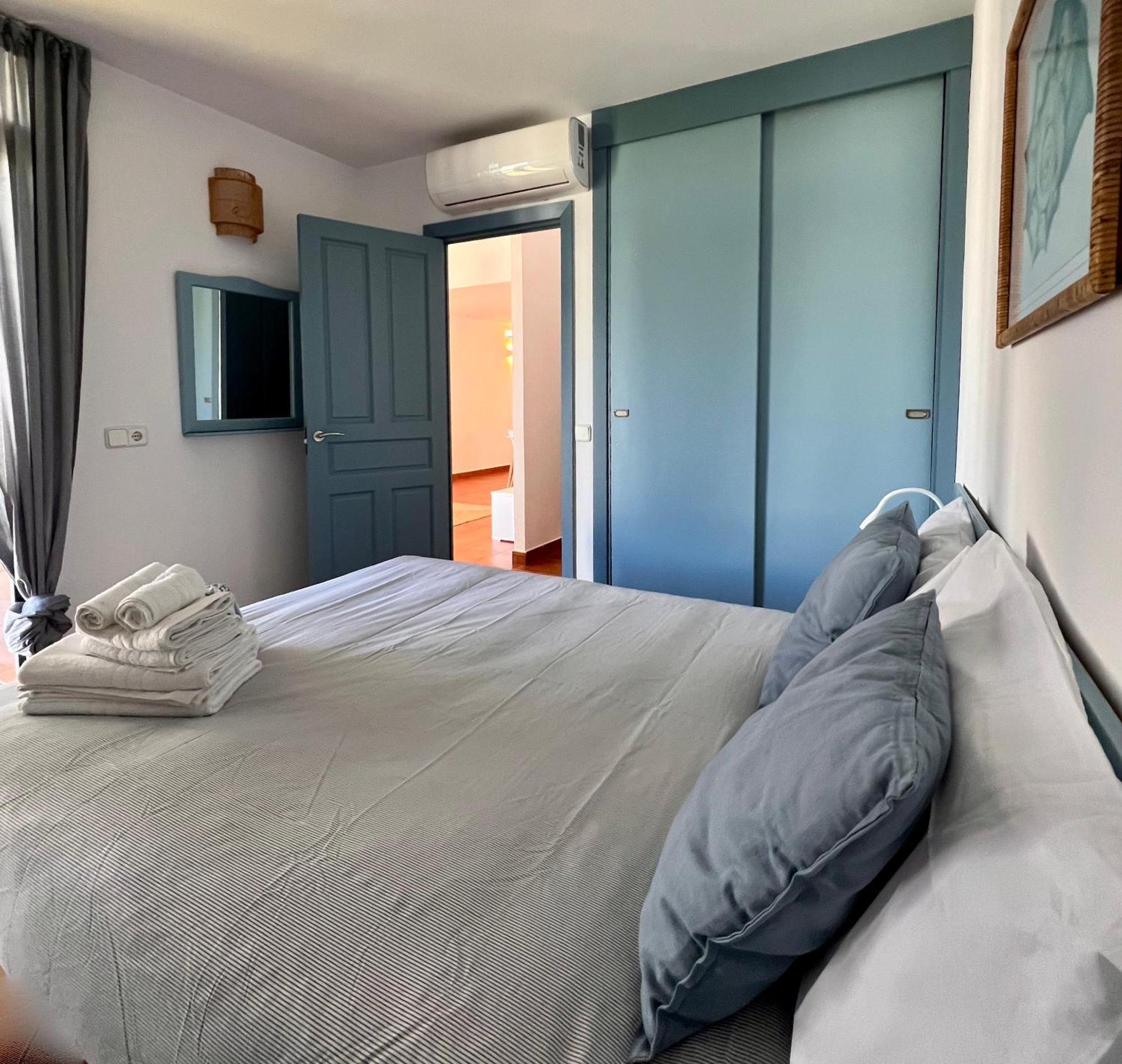 Ferienwohnung Casa Tortuga Con Piscina Com Cala'N Bosch  Exterior foto